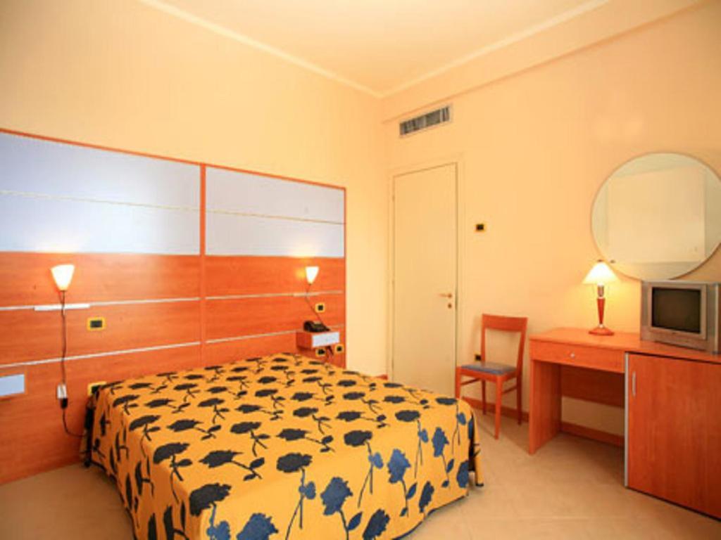 Hotel Crystal Palace Montecatini Terme Ruang foto