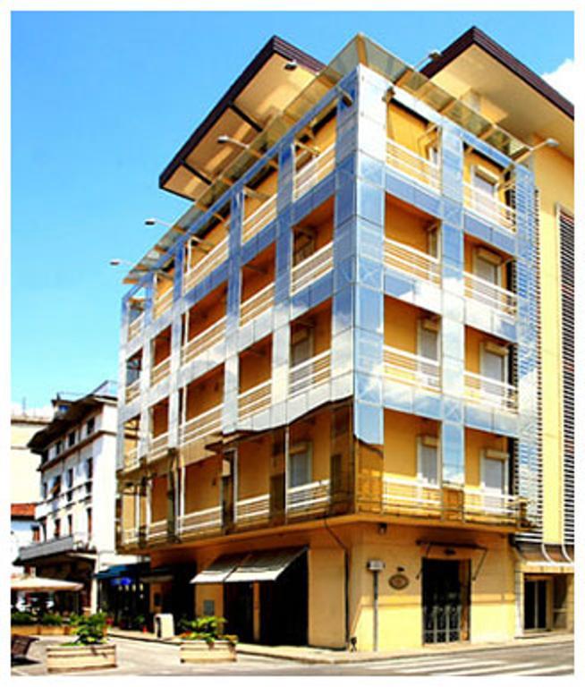 Hotel Crystal Palace Montecatini Terme Bagian luar foto